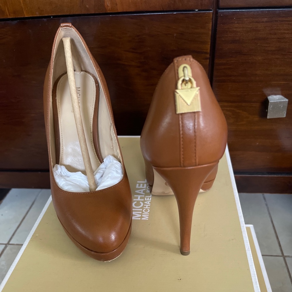 Michael Michael Kors Luggage Antoinette Pump